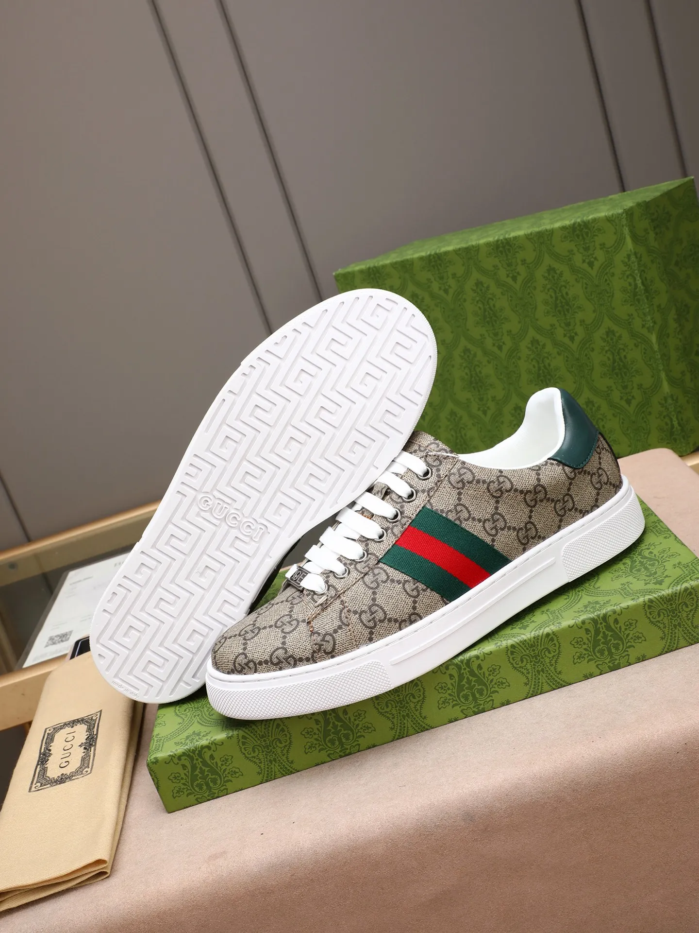 Men's shoes 💰400 [running volume version] GUGGI white shoe series! The fabric is made of imported cowhide➕Gucci special material➕sheep lining➕original rubber outsole, men's size 38-44 (45 can be customized)